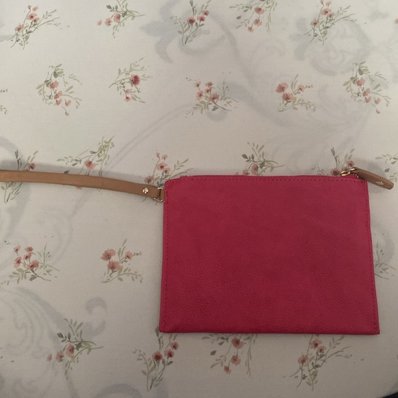 Tommy Hilfiger Red Wristlet - Picture 2 of 4